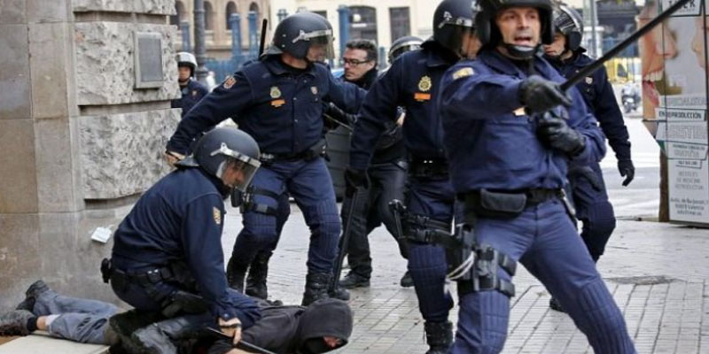 إسبانيا: مقتل مهاجم الشرطة بعد محاولة طعن في برشلونة وهذه جنسيته